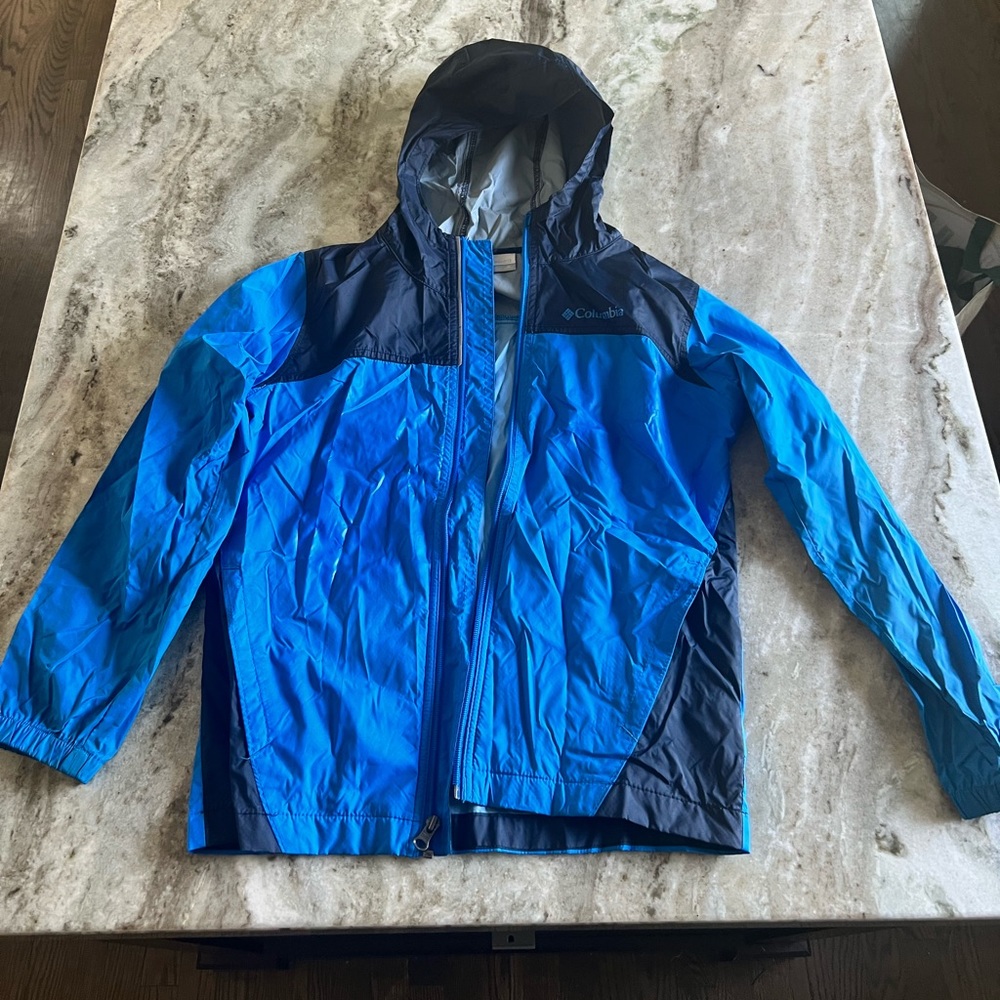 Boys Columbia blue rain/wind light jacket size M (10-12)